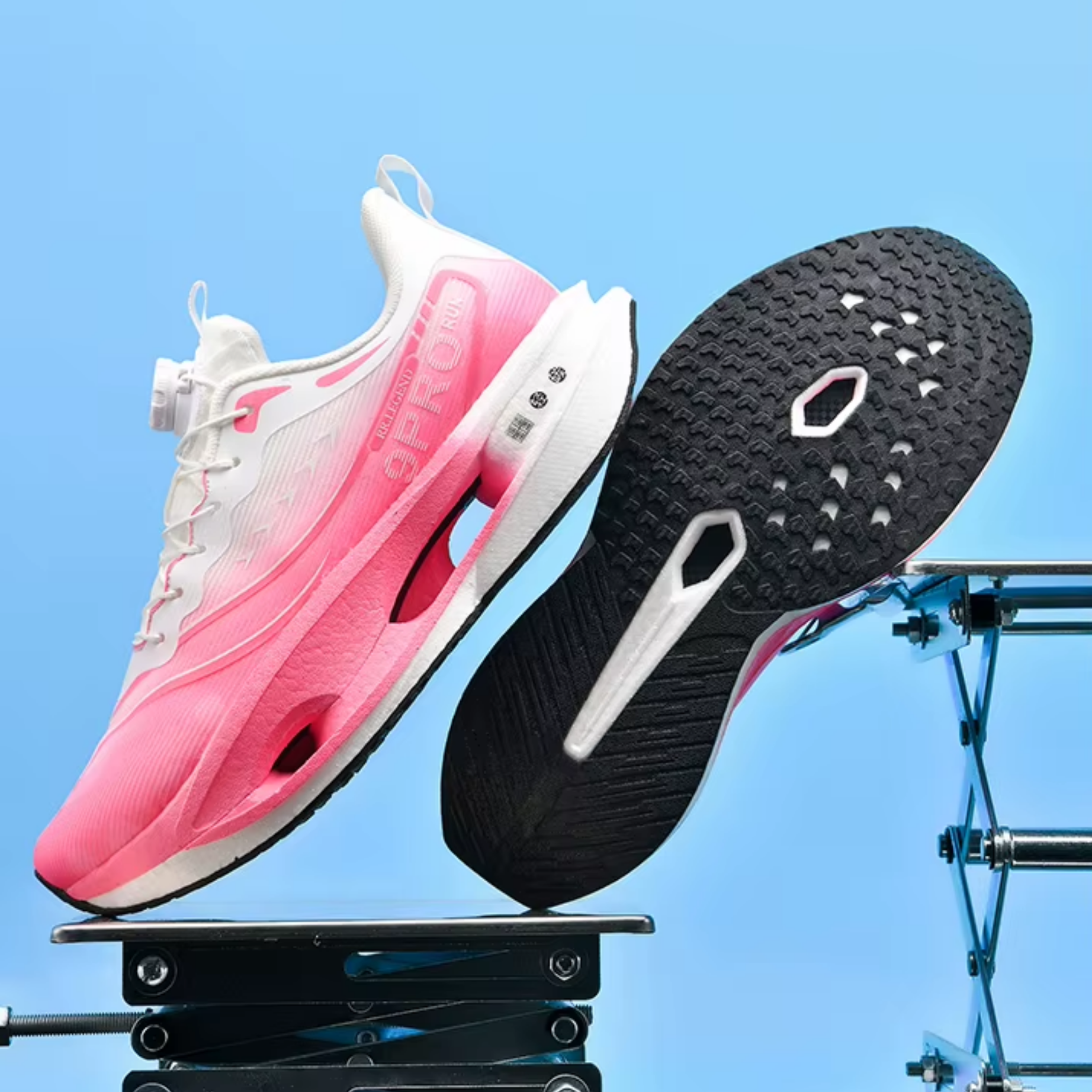 פלקס־ראן – נעלי ספורט קלות ונוחות לריצה ולהליכה יומיומית עם סגירה חכמה לנעילה מהירה