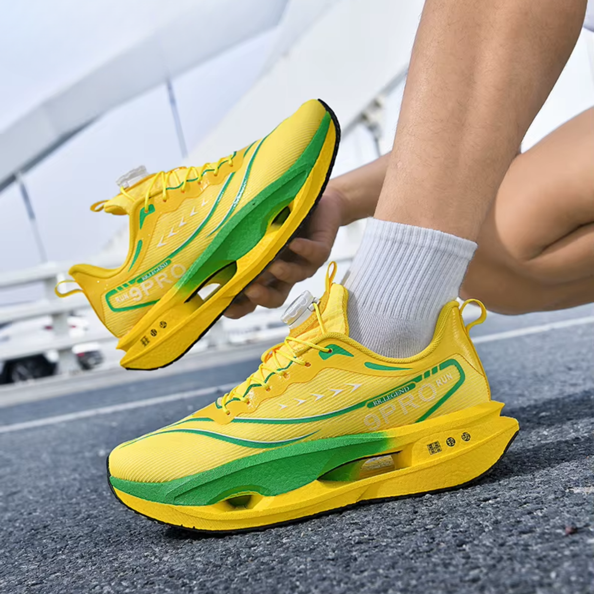 פלקס־ראן – נעלי ספורט קלות ונוחות לריצה ולהליכה יומיומית עם סגירה חכמה לנעילה מהירה