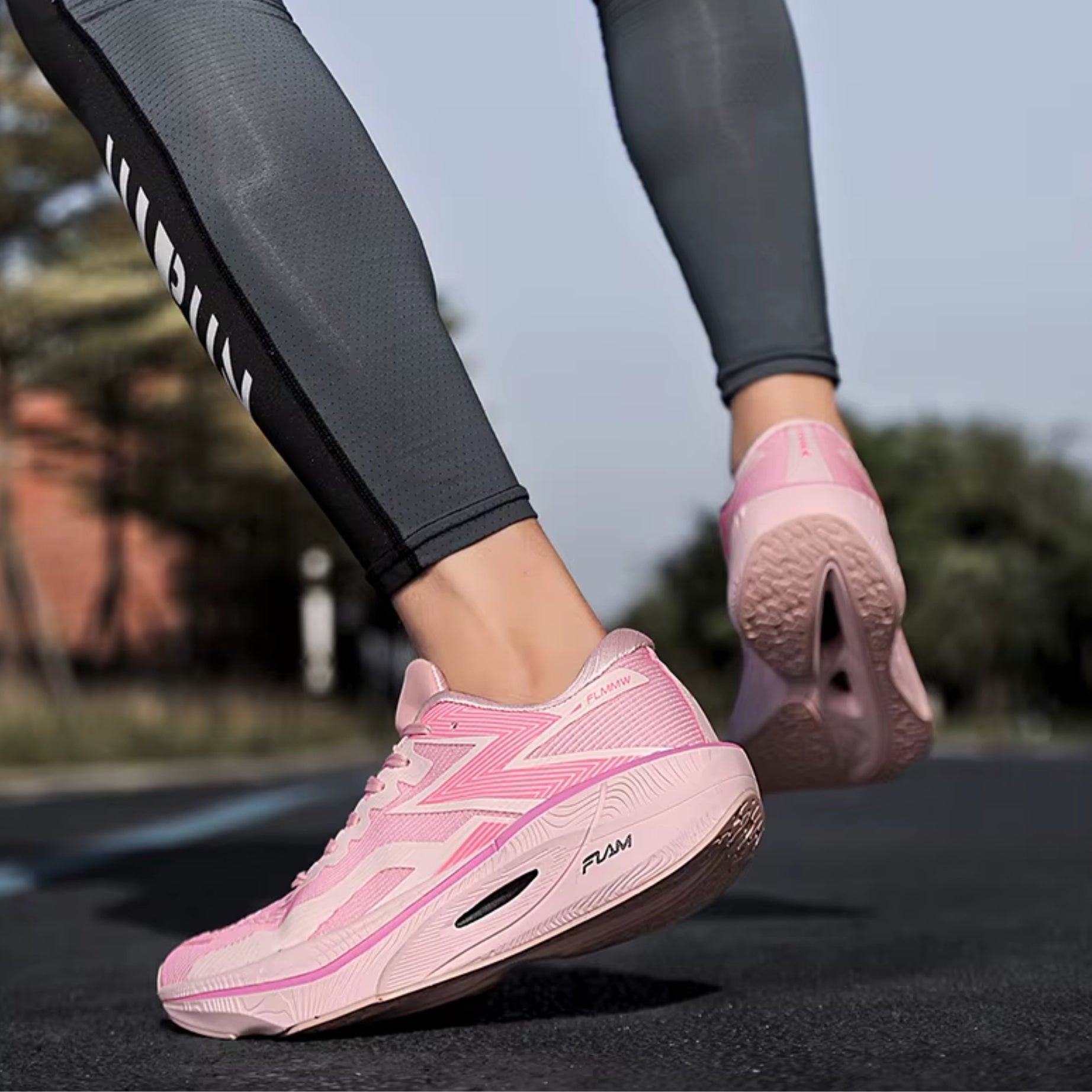 CarbonRun Air – נעלי ריצה מתקדמות עם כרית אוויר