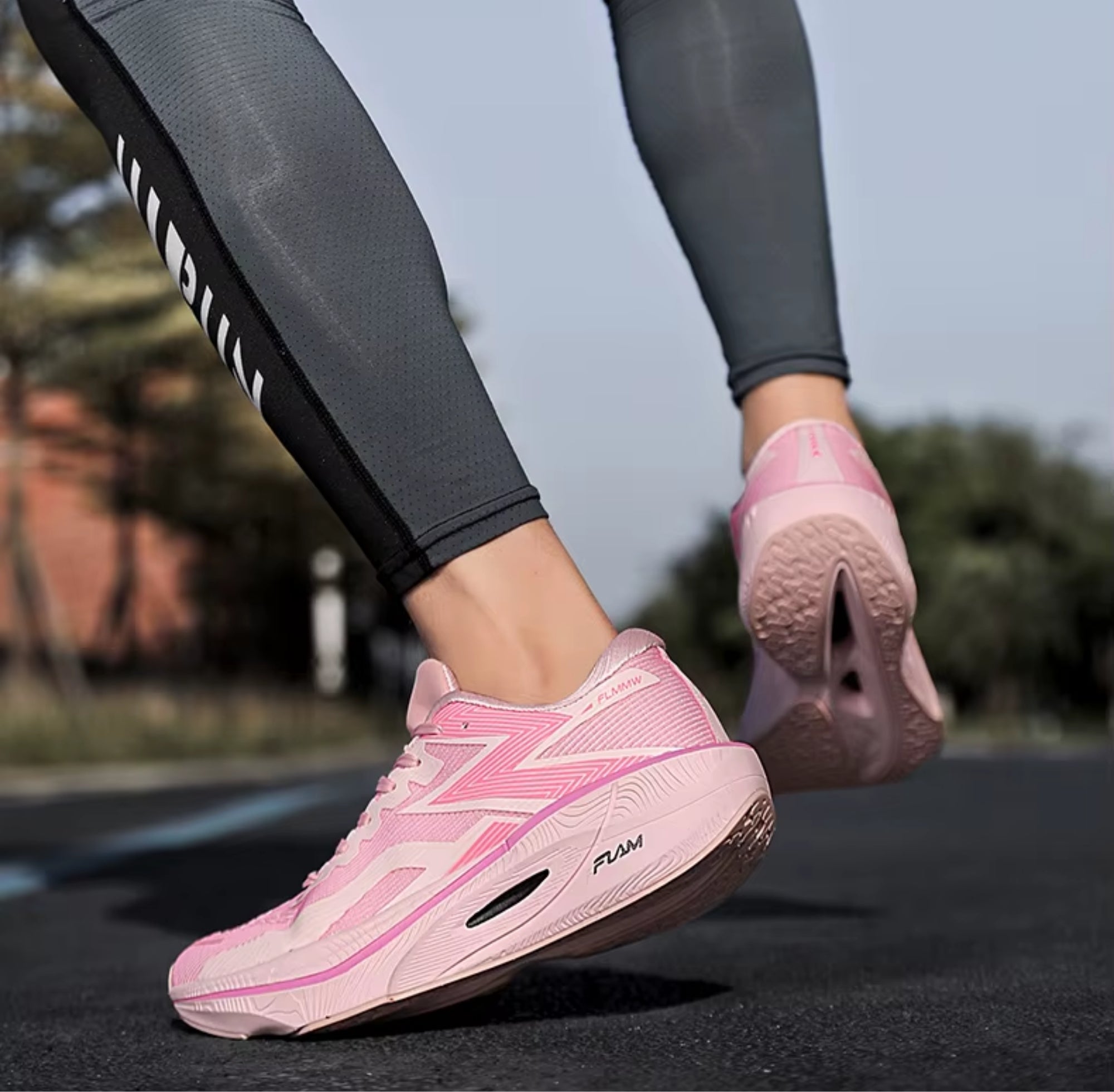 CarbonRun Air – נעלי ריצה מתקדמות עם כרית אוויר