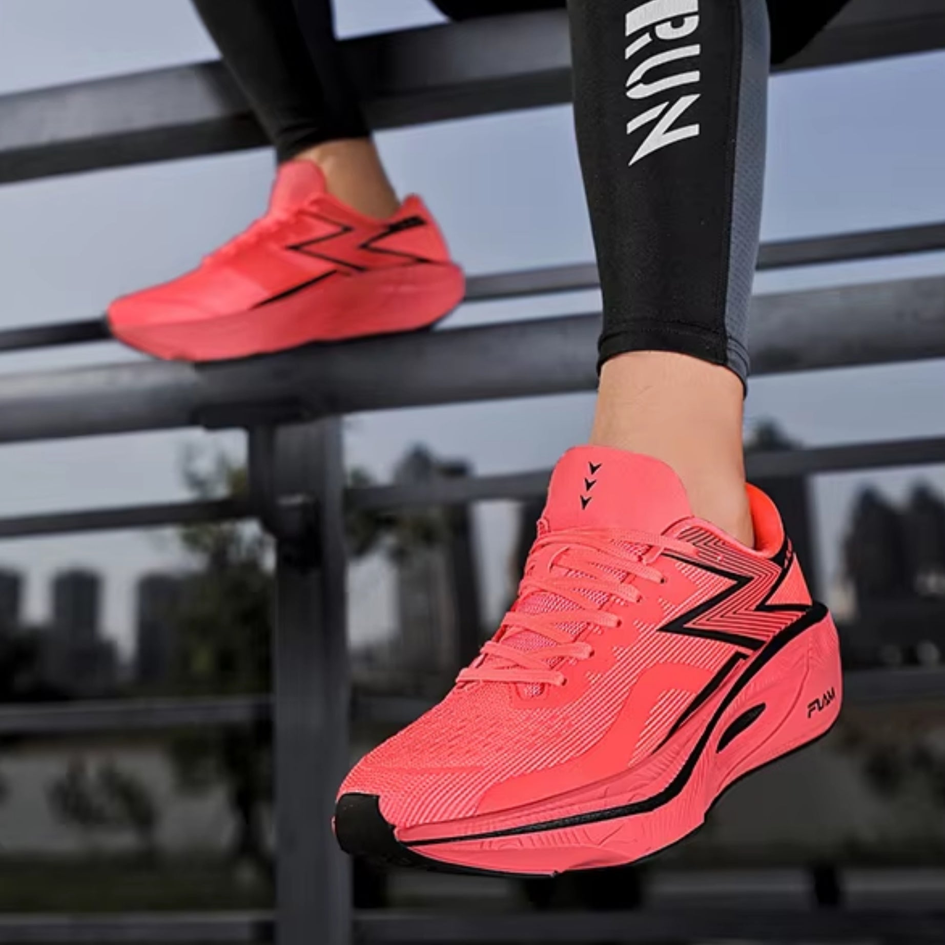 CarbonRun Air – נעלי ריצה מתקדמות עם כרית אוויר