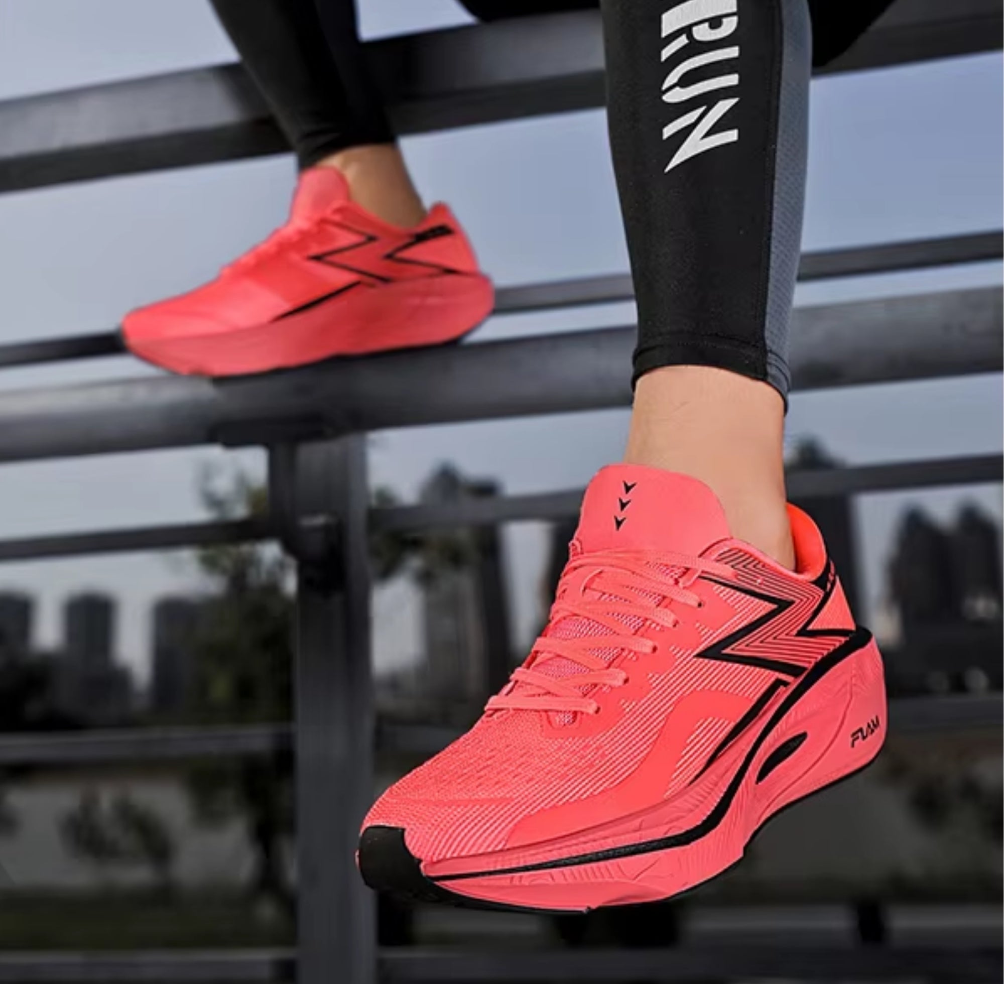 CarbonRun Air – נעלי ריצה מתקדמות עם כרית אוויר