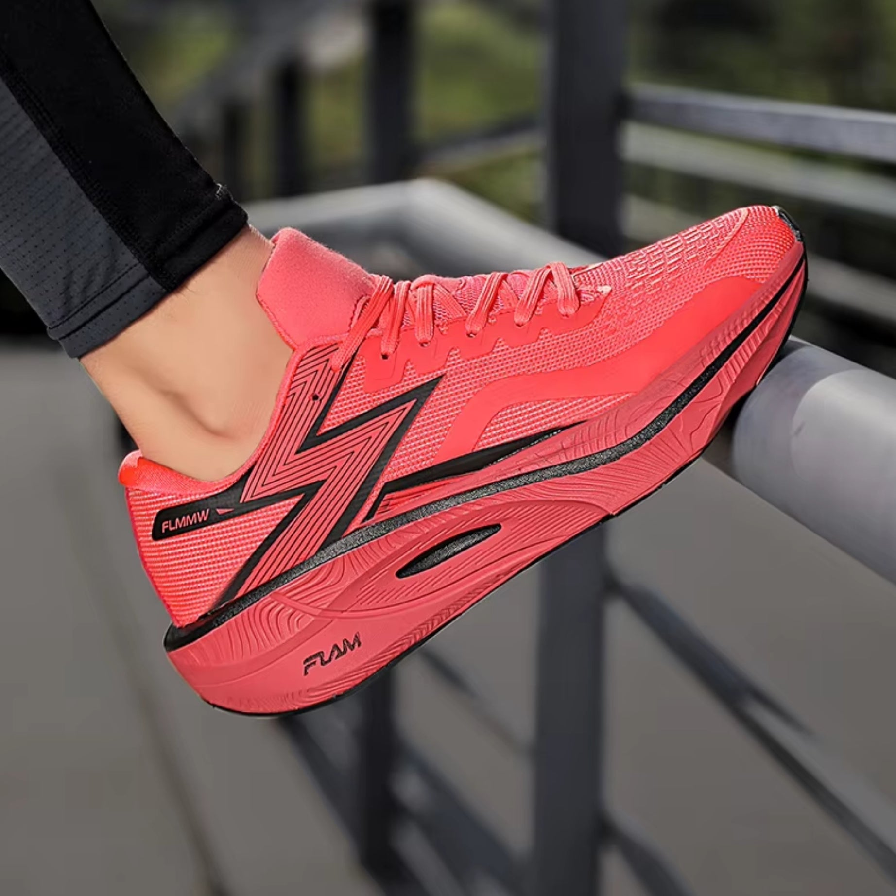 CarbonRun Air – נעלי ריצה מתקדמות עם כרית אוויר