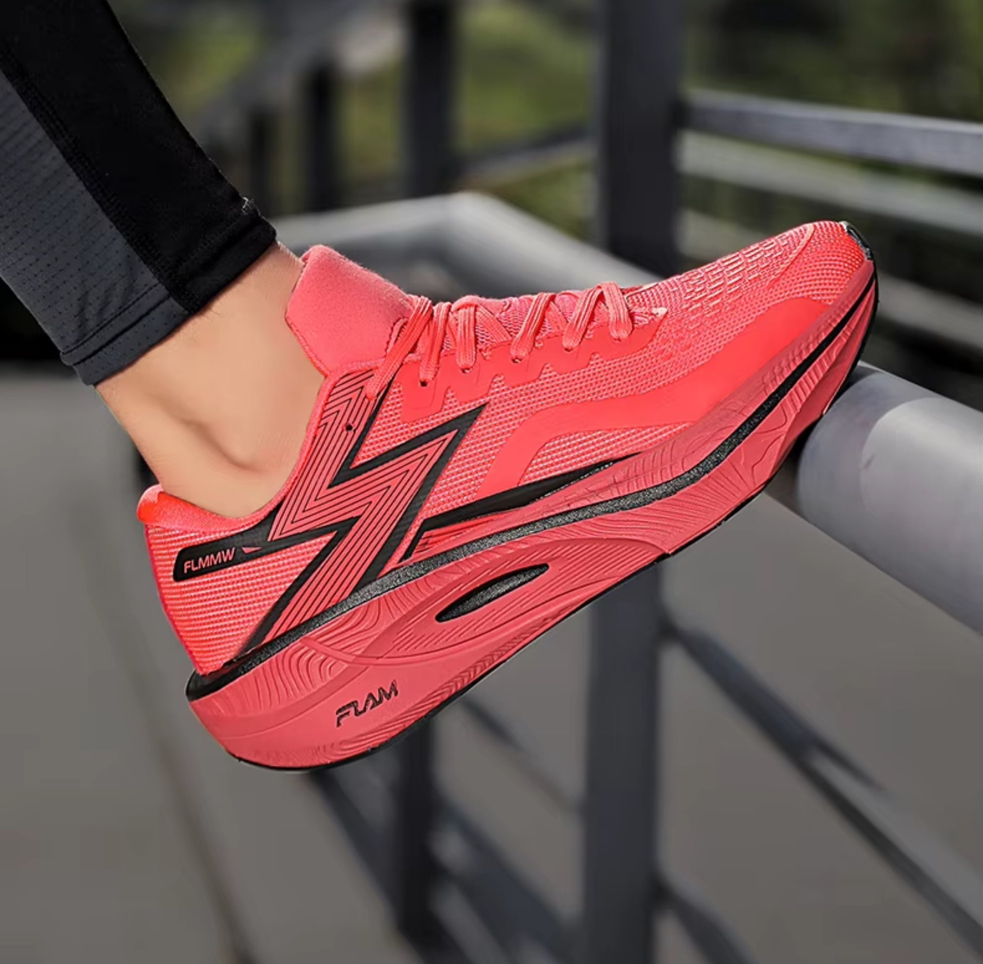 CarbonRun Air – נעלי ריצה מתקדמות עם כרית אוויר